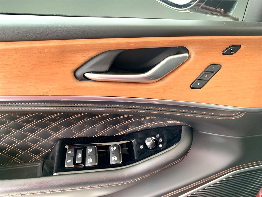 Used 2023 Jeep Grand Cherokee L Summit image 13