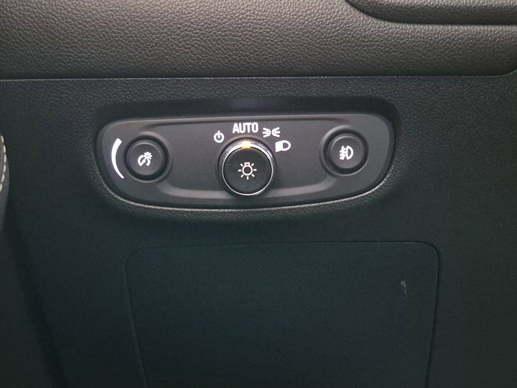 Used 2020 Buick Encore GX Select image 16