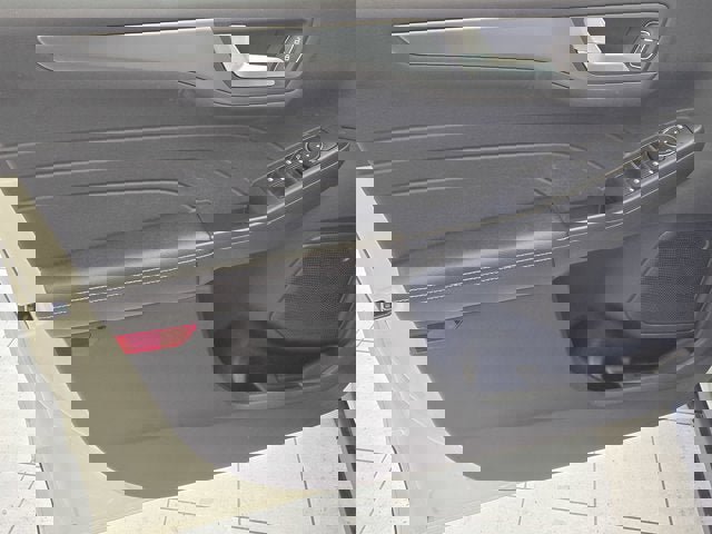 Used 2023 Ford Escape SE image 18