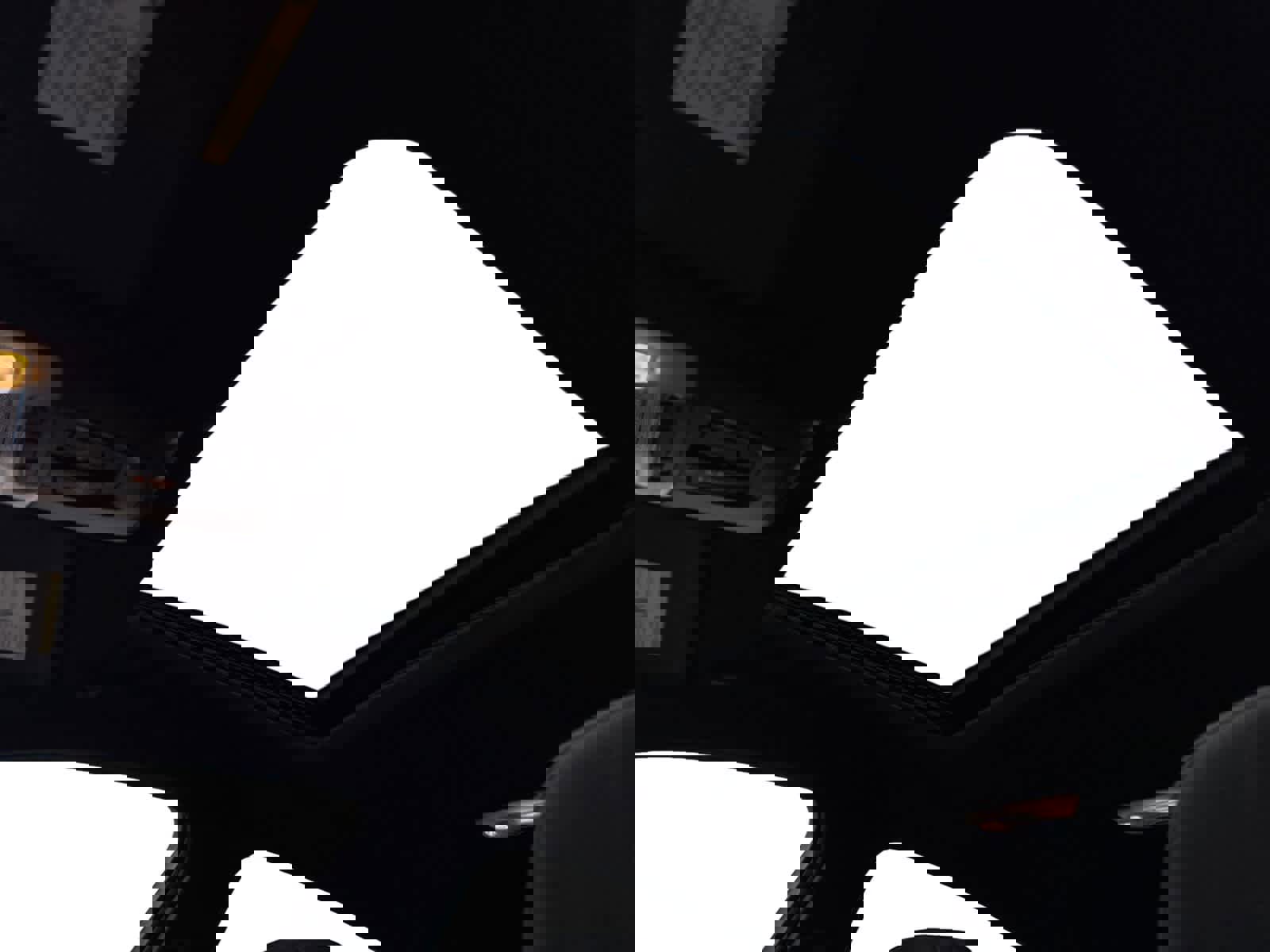 Used 2018 BMW X6 xDrive50i w/ M Sport Package image 3