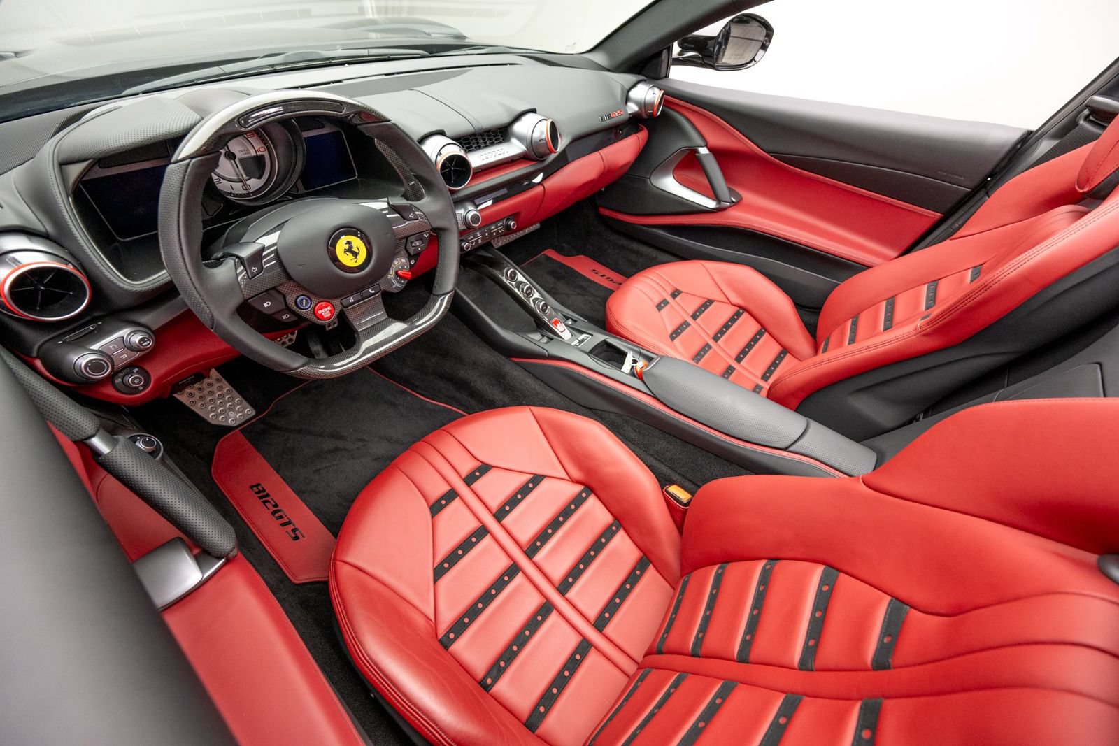 Used 2022 Ferrari 812 GTS RWD image 17