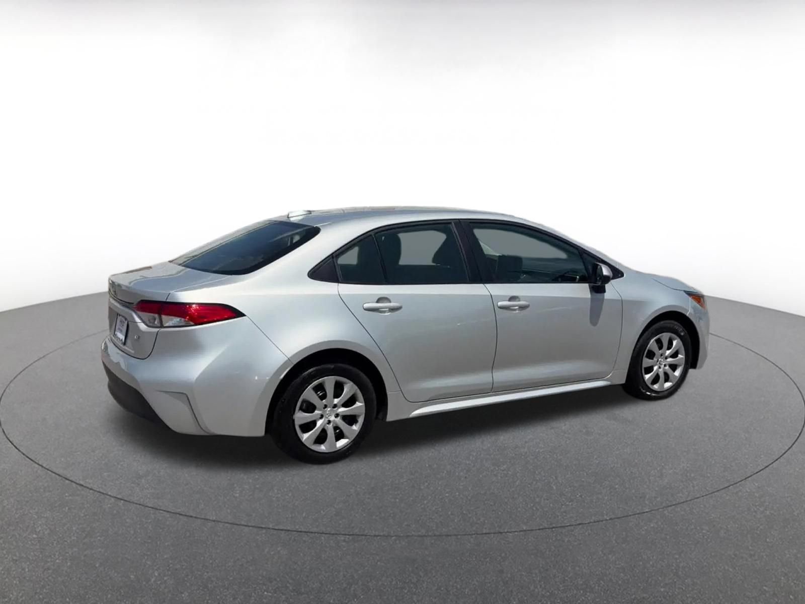 Used 2025 Toyota Corolla LE FWD image 13