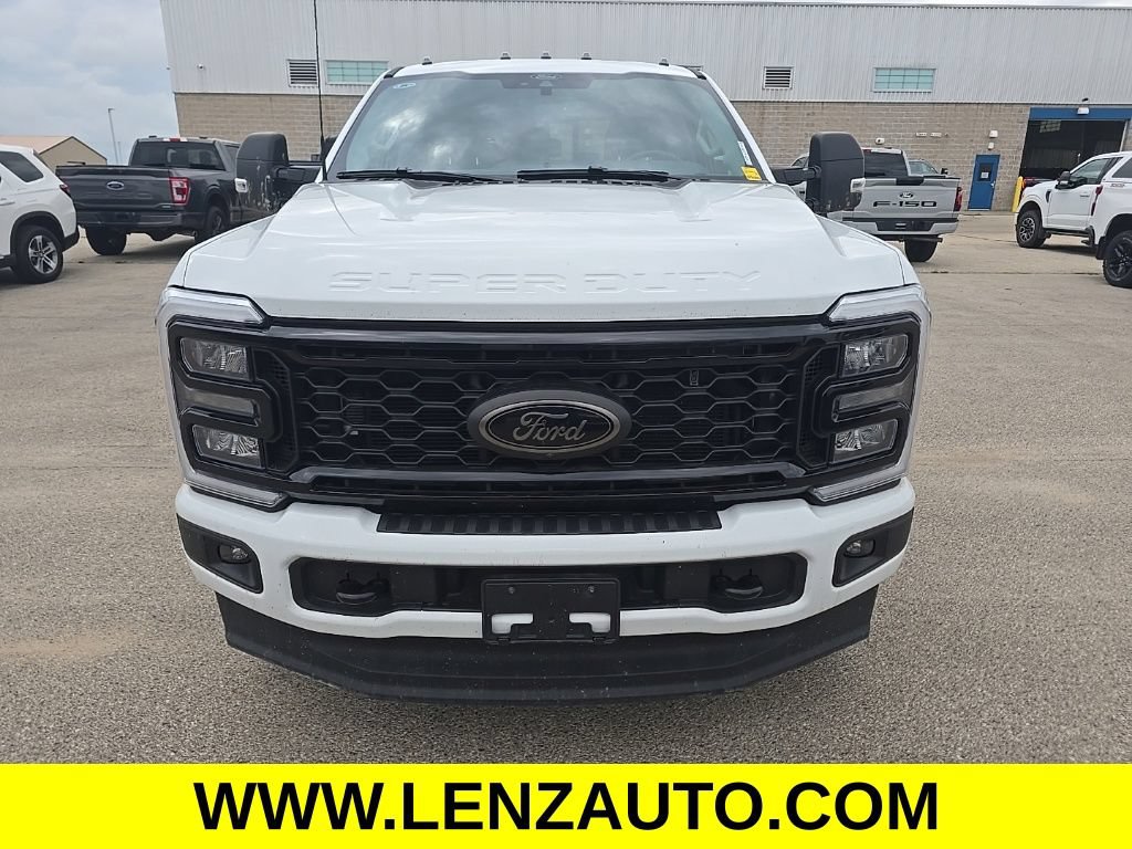 Used 2025 Ford F250 XLT w/ Black Appearance Package AWD/4WD video 2