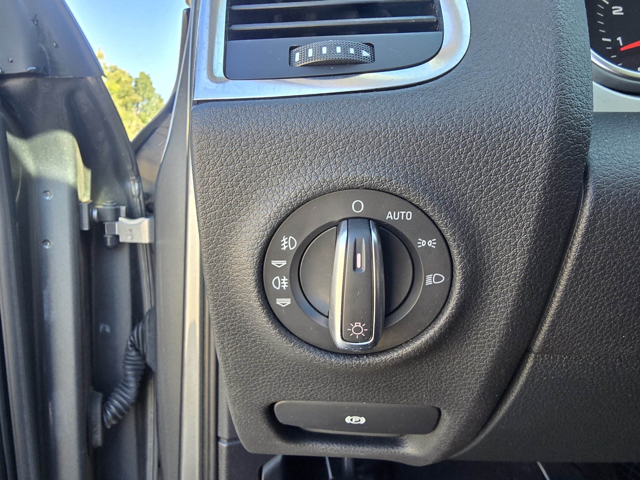 Used 2014 Audi Q7 3.0T Premium AWD/4WD image 19