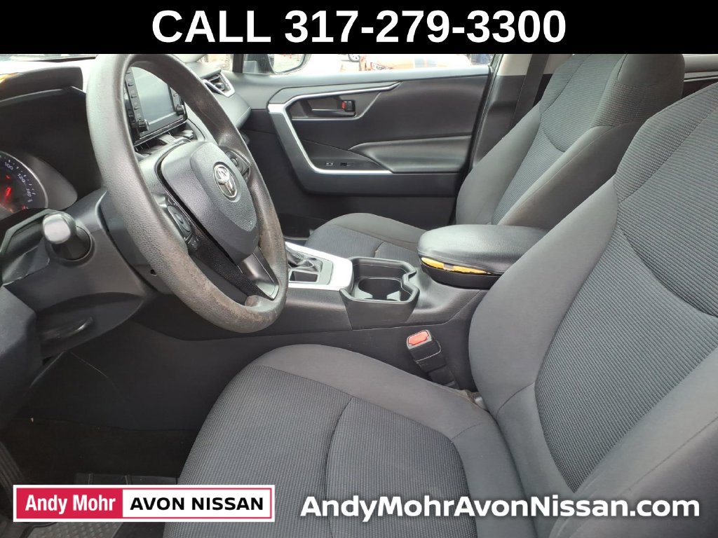 Used 2019 Toyota RAV4 LE AWD/4WD image 18
