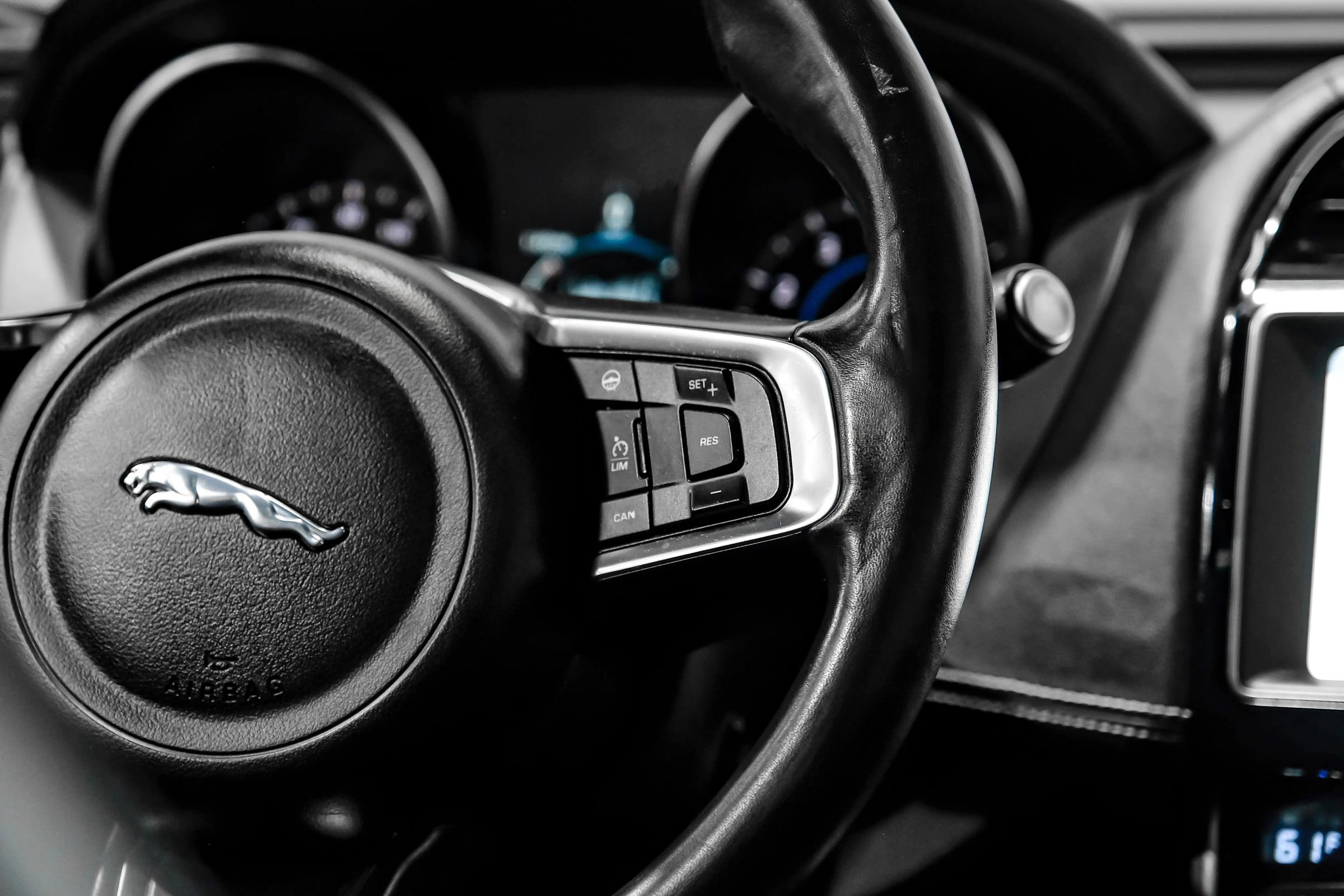 Used 2019 Jaguar XE R-Sport AWD/4WD image 22