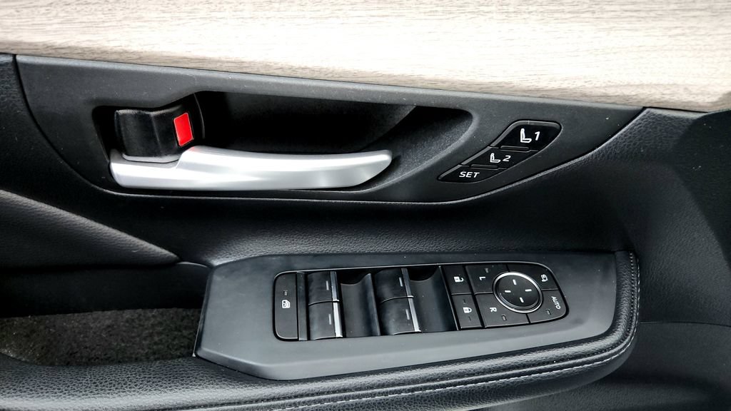 Certified 2024 Toyota Grand Highlander AWD image 24