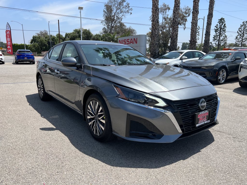 New 2026 Nissan Altima 2.5 SV FWD image 8