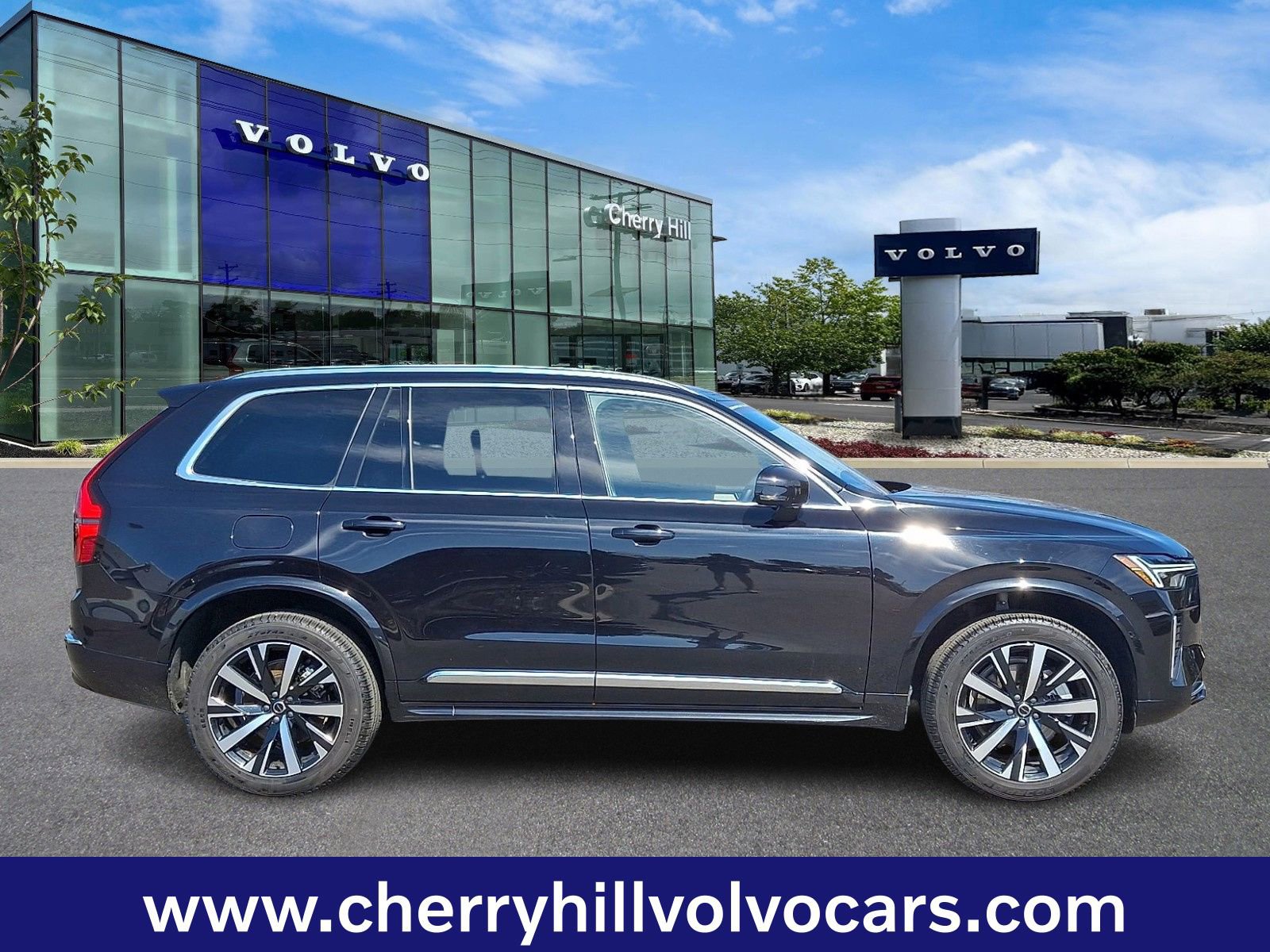 Certified 2025 Volvo XC90 B6 Core image 8