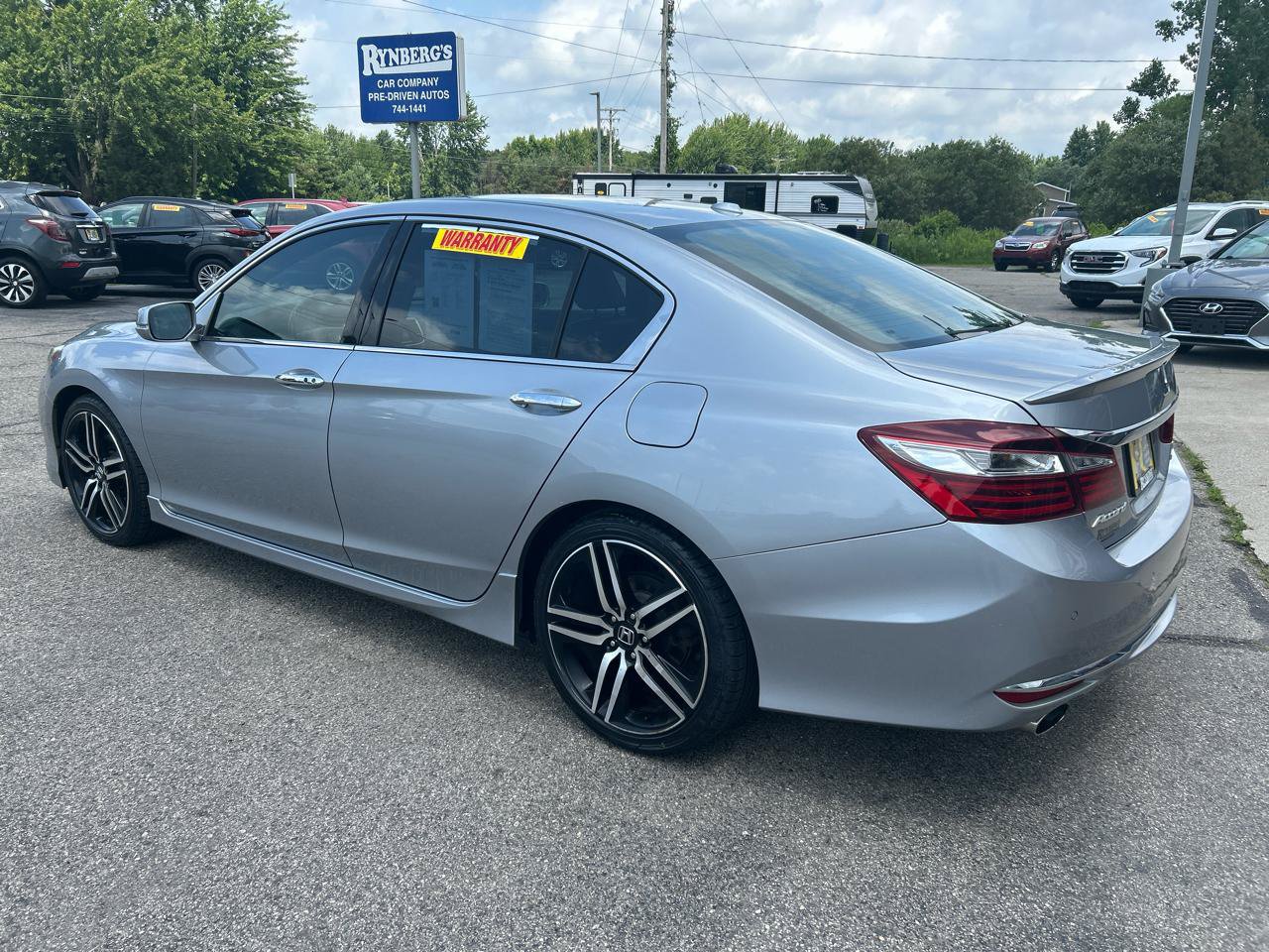 Used 2016 Honda Accord Touring image 2