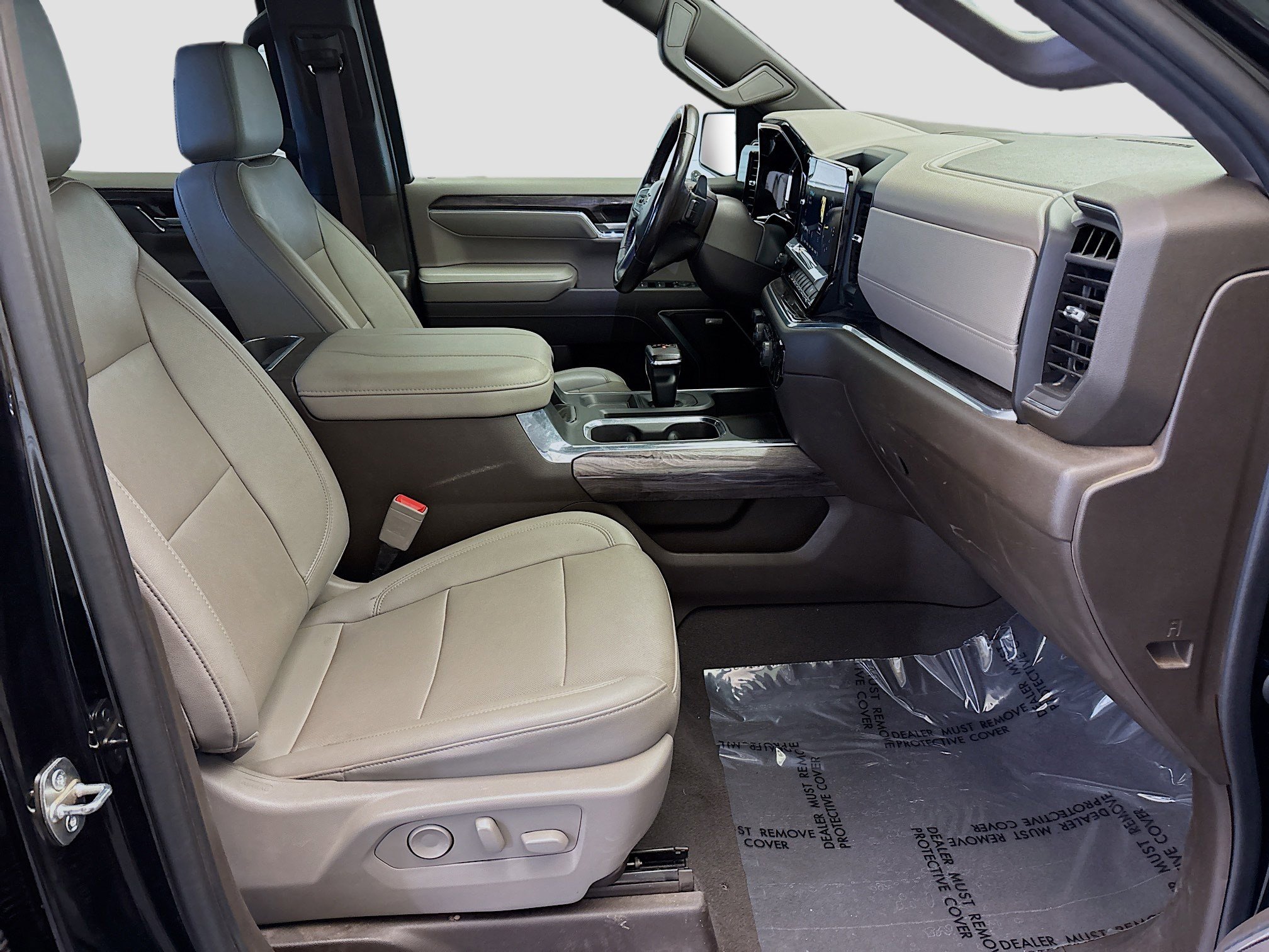 Used 2023 Chevrolet Silverado 1500 LTZ AWD/4WD image 17