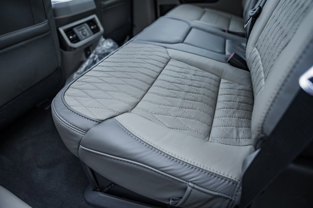 New 2026 Ford F250 Platinum image 38