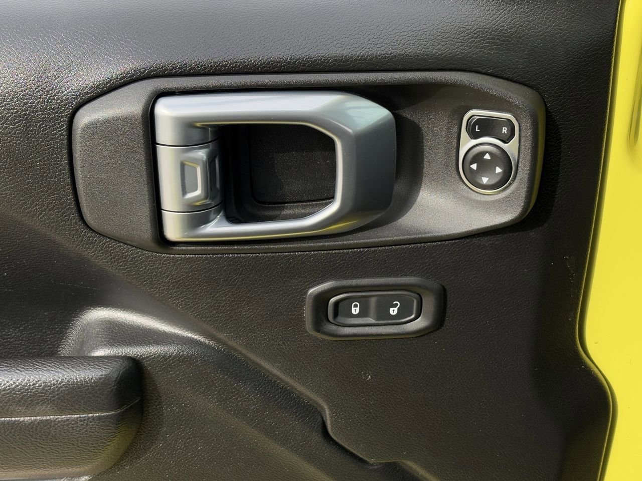 Used 2022 Jeep Wrangler Willys image 27