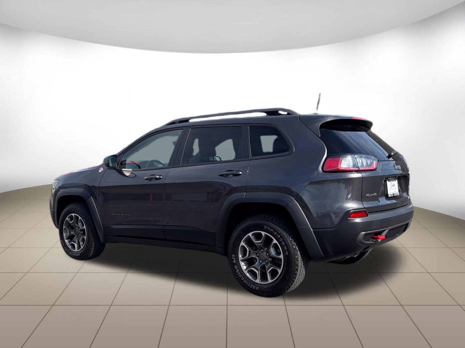 Used 2020 Jeep Cherokee Trailhawk w/ Cold Weather Group AWD/4WD image 5
