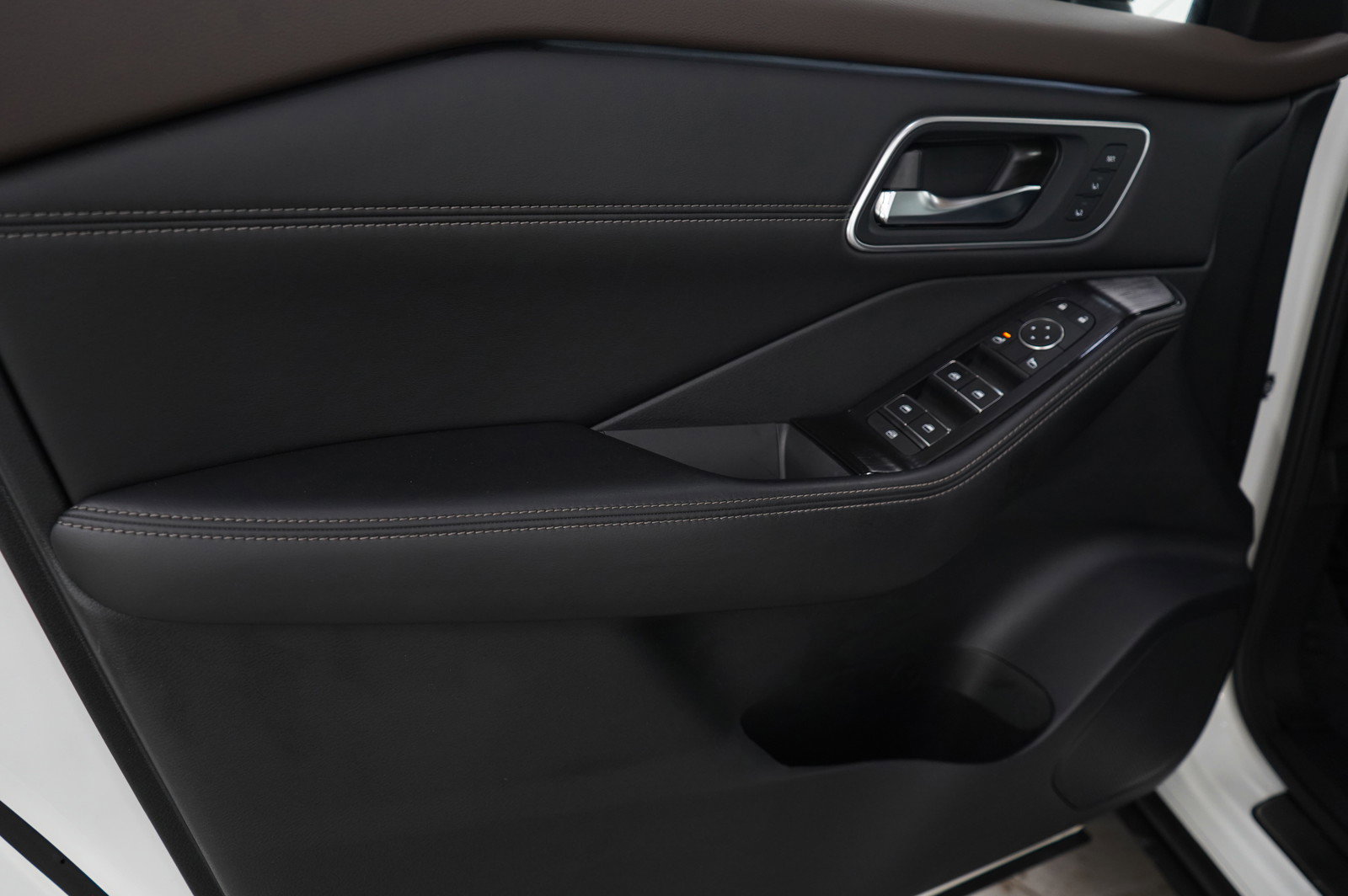 Used 2022 Nissan Rogue Platinum w/ Head-Up Display Package image 26