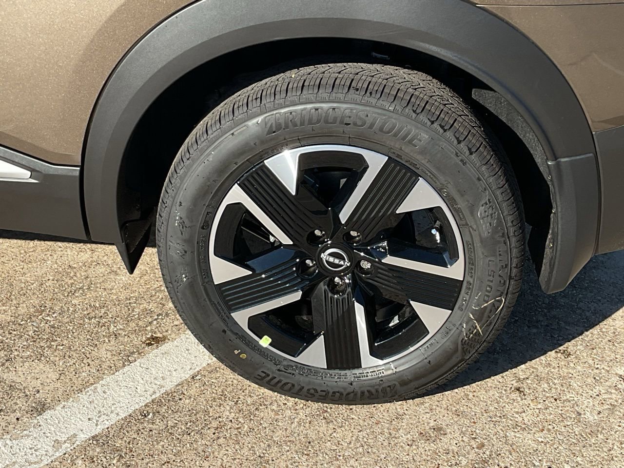 New 2026 Nissan Kicks SV w/ Cold Weather Package AWD/4WD image 8