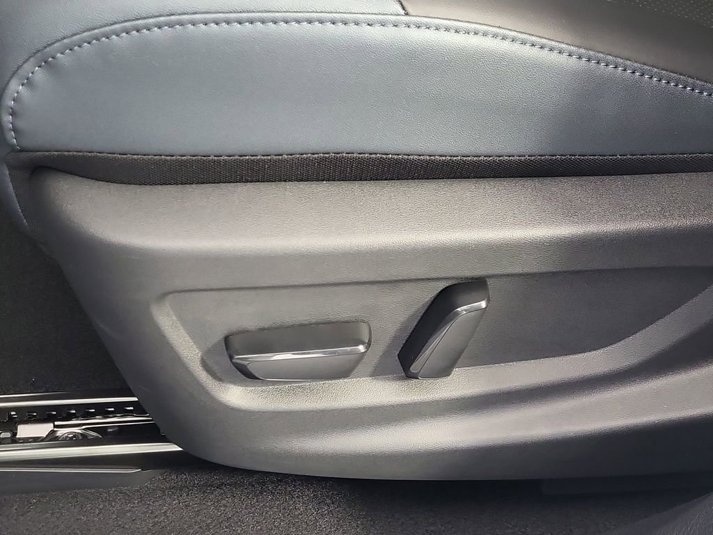 New 2026 Nissan Leaf SV+ w/ Floor Mat Package (SV+) image 10