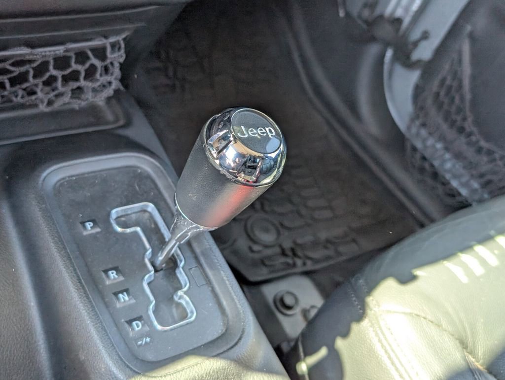 Used 2015 Jeep Wrangler Unlimited Sahara w/ Dual Top Group image 23