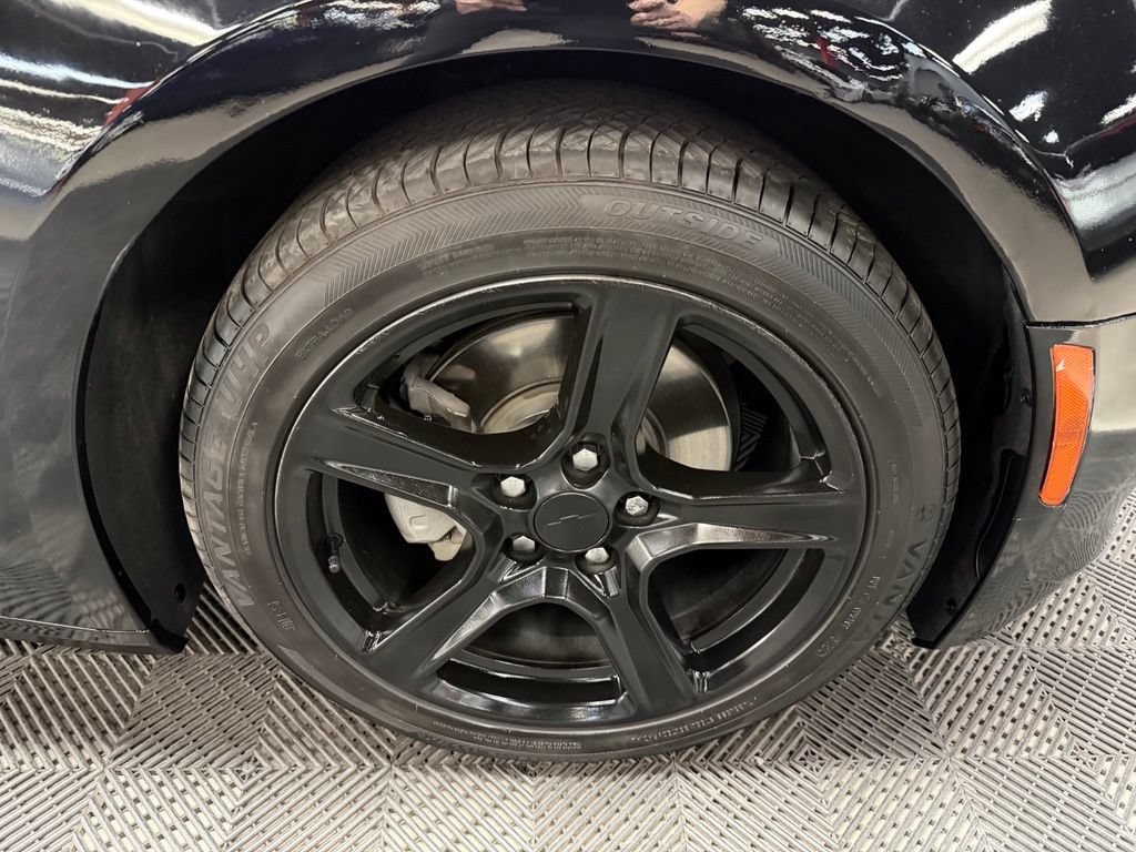 Used 2023 Chevrolet Camaro LT RWD image 18