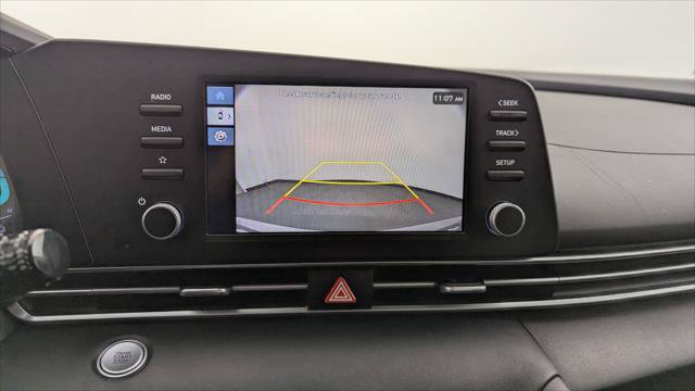 Used 2025 Hyundai Elantra Hybrid FWD image 28