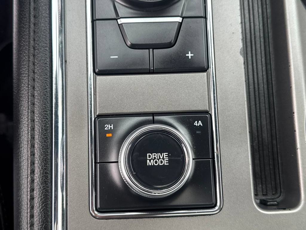 Used 2020 Ford Expedition XLT w/ Equipment Group 202A AWD/4WD image 51