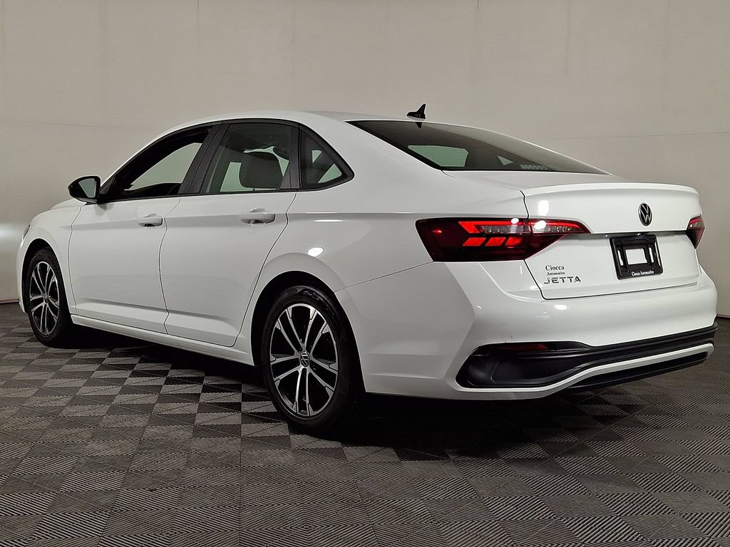 Used 2022 Volkswagen Jetta Sport FWD image 7