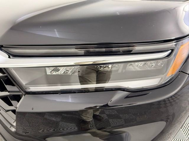 Used 2024 Honda Pilot Touring image 11