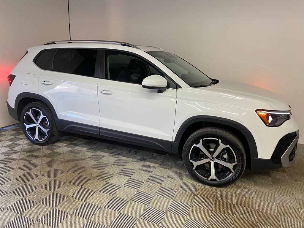 New 2026 Volkswagen Taos SEL AWD/4WD image 3