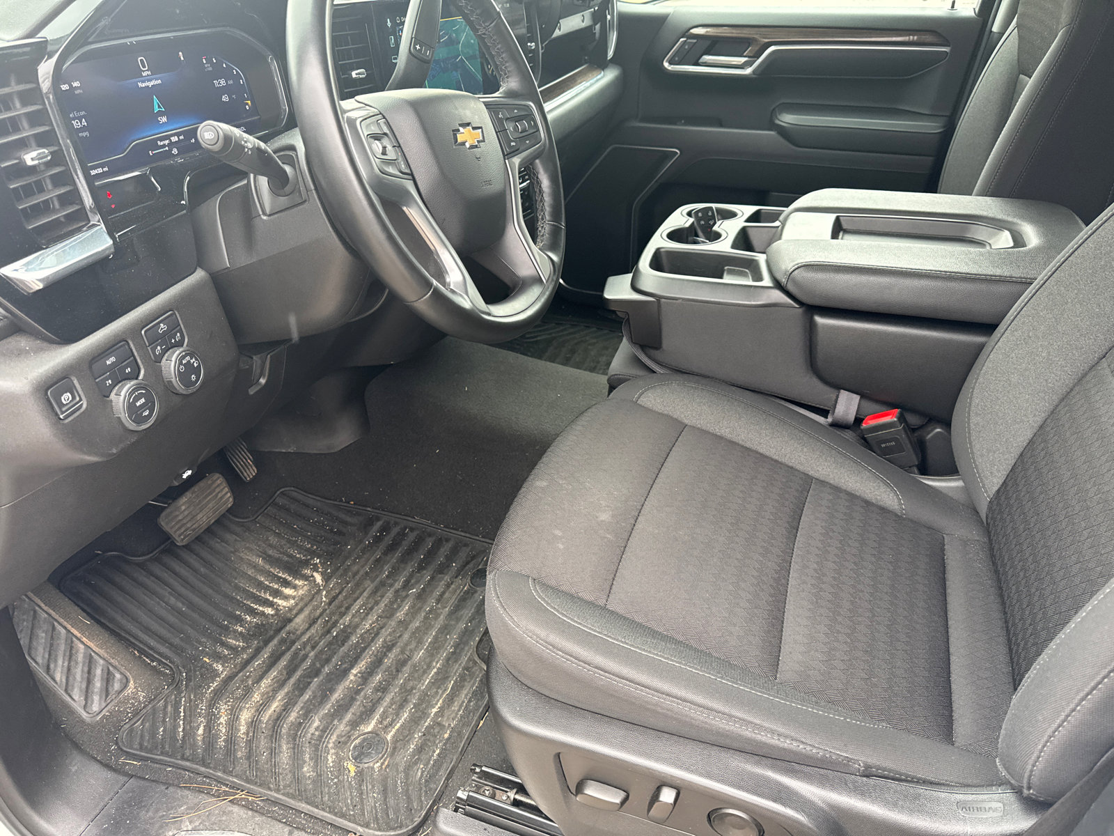 Used 2025 Chevrolet Silverado 1500 LT image 8