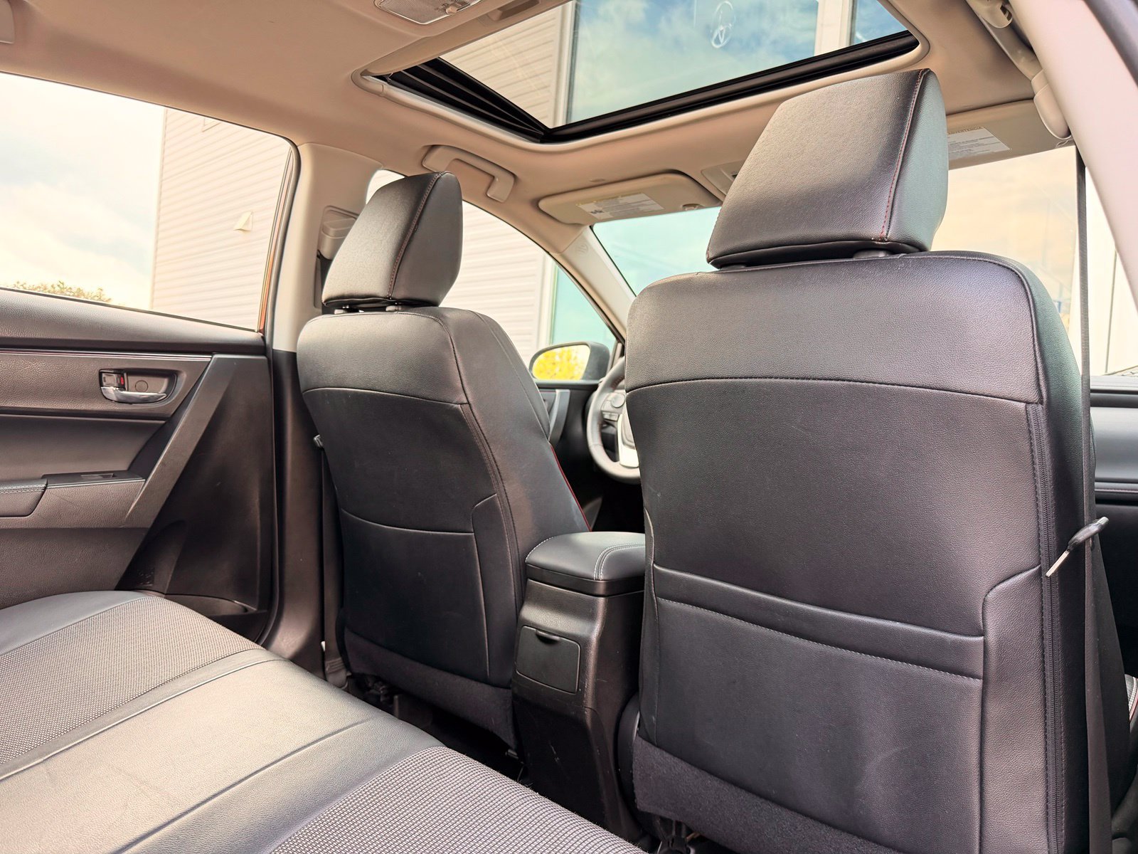 Used 2017 Toyota Corolla SE 50th Anniversary FWD image 21