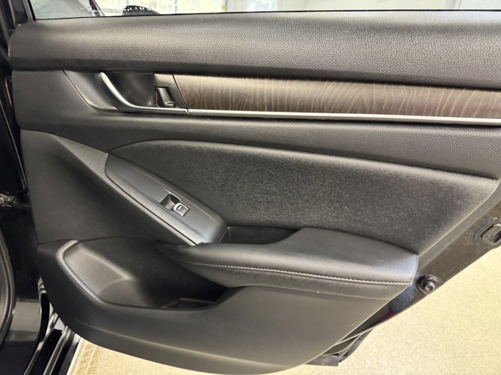 Used 2022 Honda Accord EX-L image 26