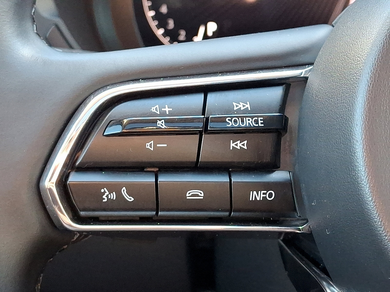 Certified 2025 MAZDA CX-70 3.3 Turbo w/ Premium Package image 24