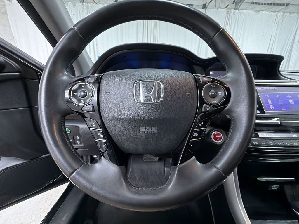 Used 2017 Honda Accord Touring image 25