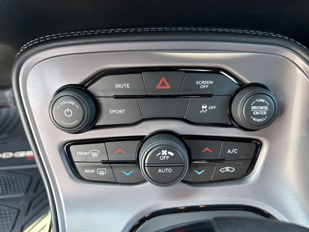 Used 2023 Dodge Challenger SXT image 17