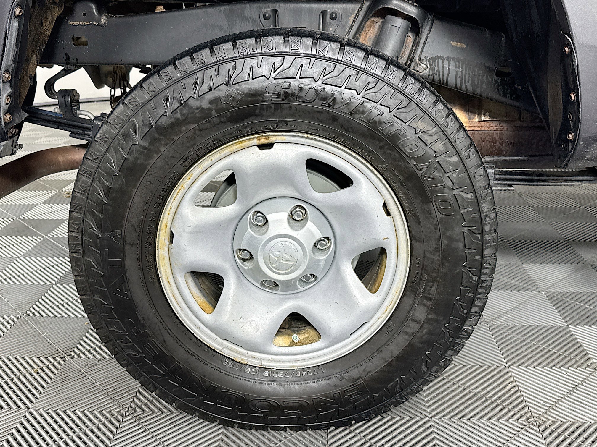 Used 2020 Toyota Tacoma SR image 29