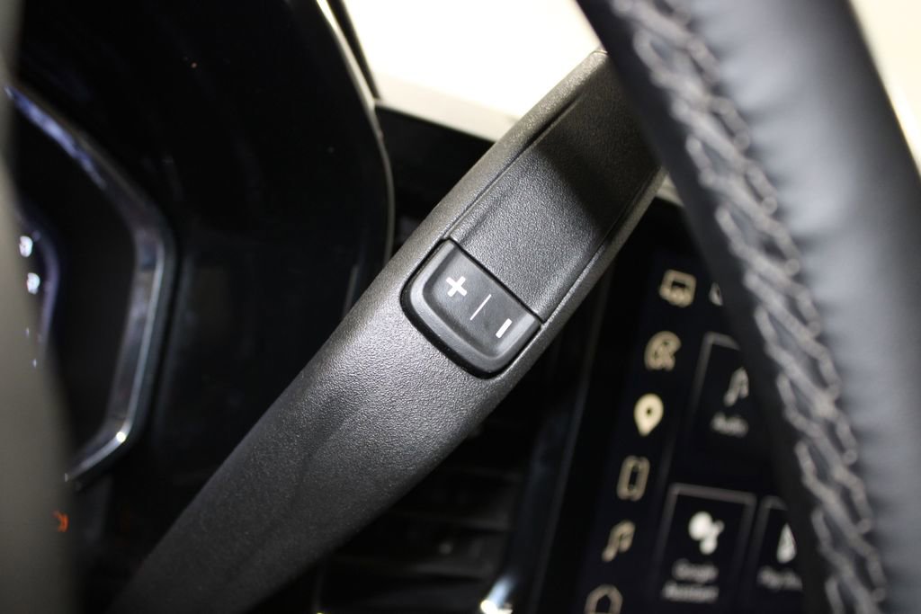 Used 2025 GMC Sierra 1500 SLT AWD/4WD image 39