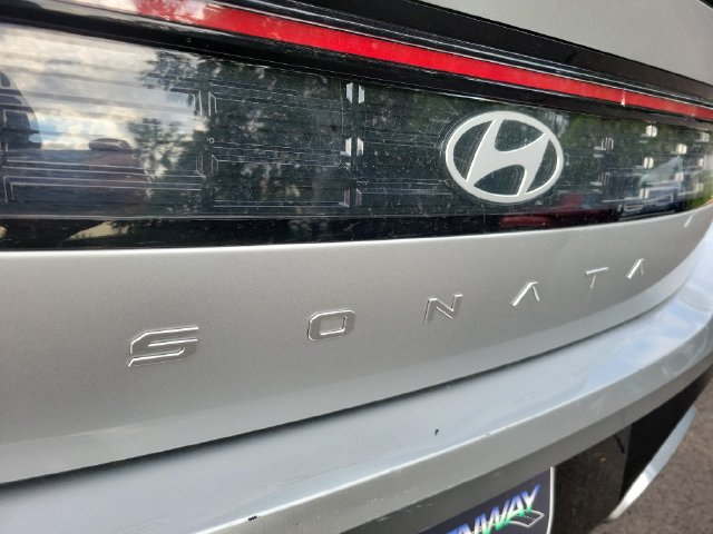 Used 2025 Hyundai Sonata SEL FWD image 32
