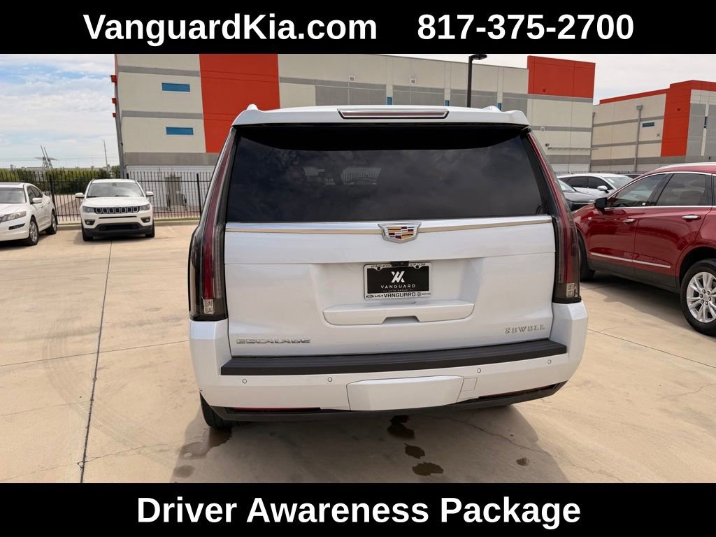 Used 2020 Cadillac Escalade Luxury AWD/4WD image 3