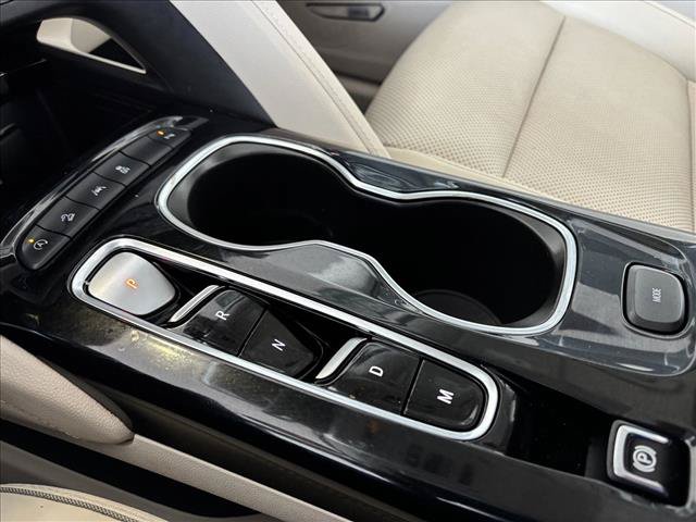 Used 2022 Buick Envision Essence w/ Technology Package I AWD/4WD image 17