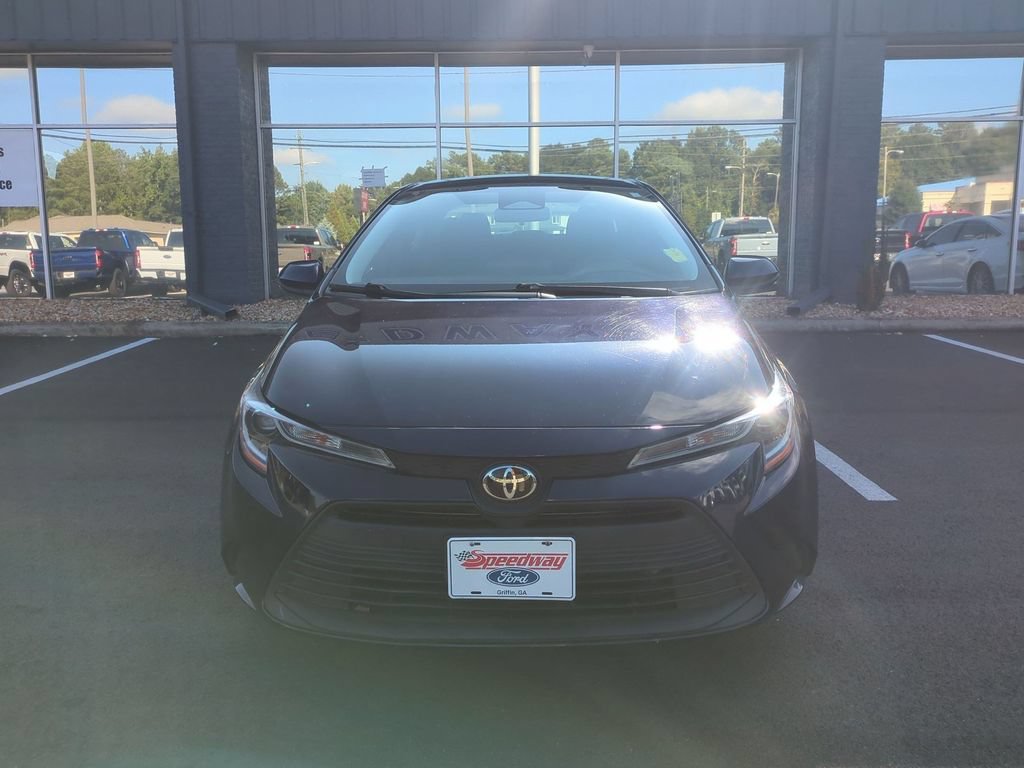 Used 2024 Toyota Corolla LE FWD image 2