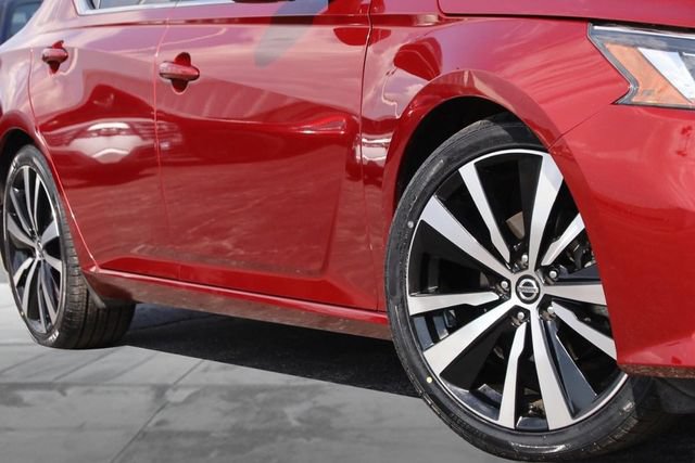 Used 2021 Nissan Altima 2.5 SR w/ SR Premium Package FWD image 3
