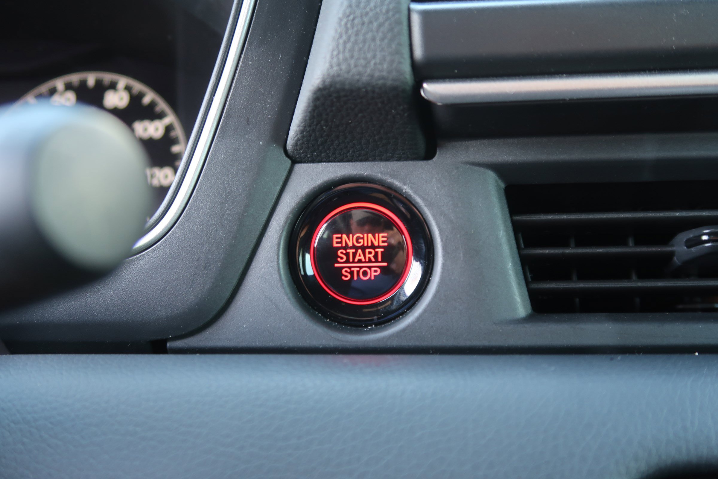 Used 2025 Honda Pilot Sport image 30