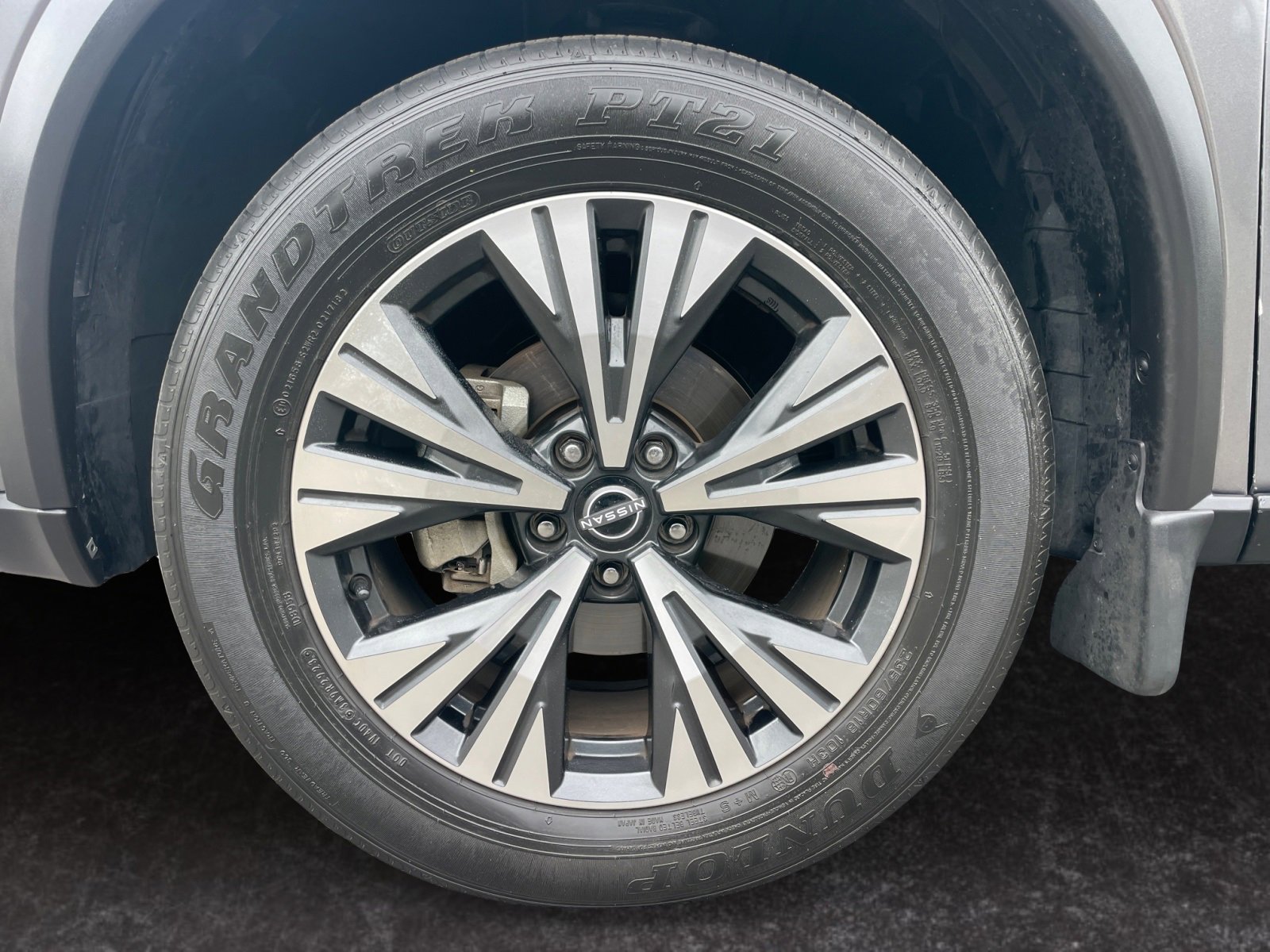 Used 2023 Nissan Rogue SV image 10