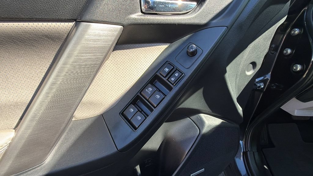 Used 2016 Subaru Forester 2.5i Touring w/ Eyesight & Navigation System AWD/4WD image 19