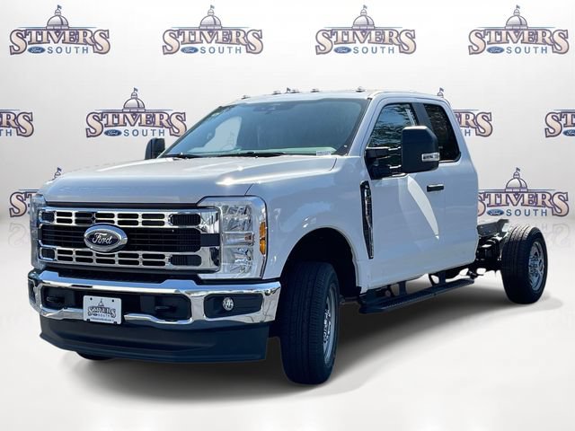 New 2026 Ford F350 XL w/ XL Chrome Package AWD/4WD image 5