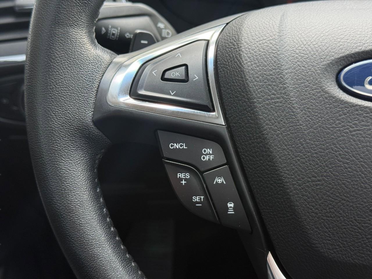 Used 2020 Ford Edge Titanium w/ Equipment Group 301A AWD/4WD image 30