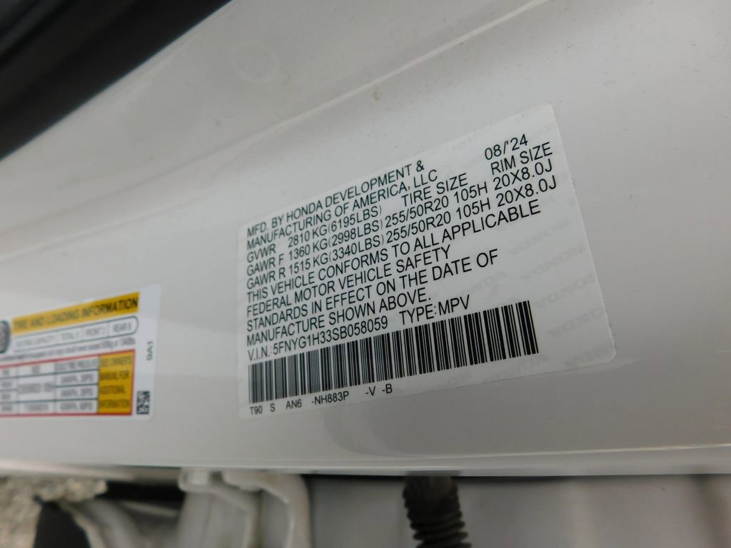 Used 2025 Honda Pilot Sport image 8