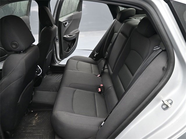 Used 2017 Chevrolet Malibu LT image 11