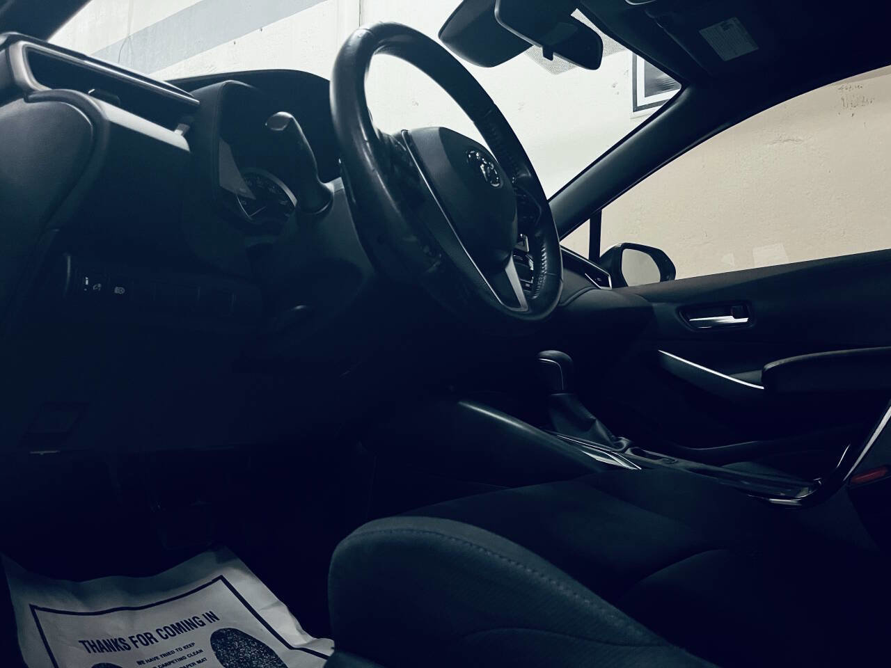 Used 2020 Toyota Corolla SE w/ SE Premium Package FWD image 16
