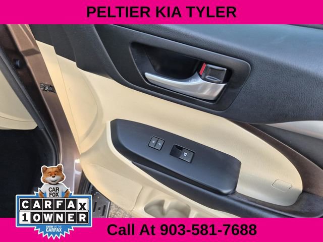 Used 2017 Toyota Highlander XLE image 18